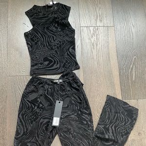 I am Gia annihya set reserved